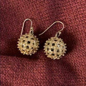 Circular ball earrings